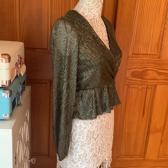 NWT June & Hudson Glitter Surplice Peplum Top - Picture 4 of 7